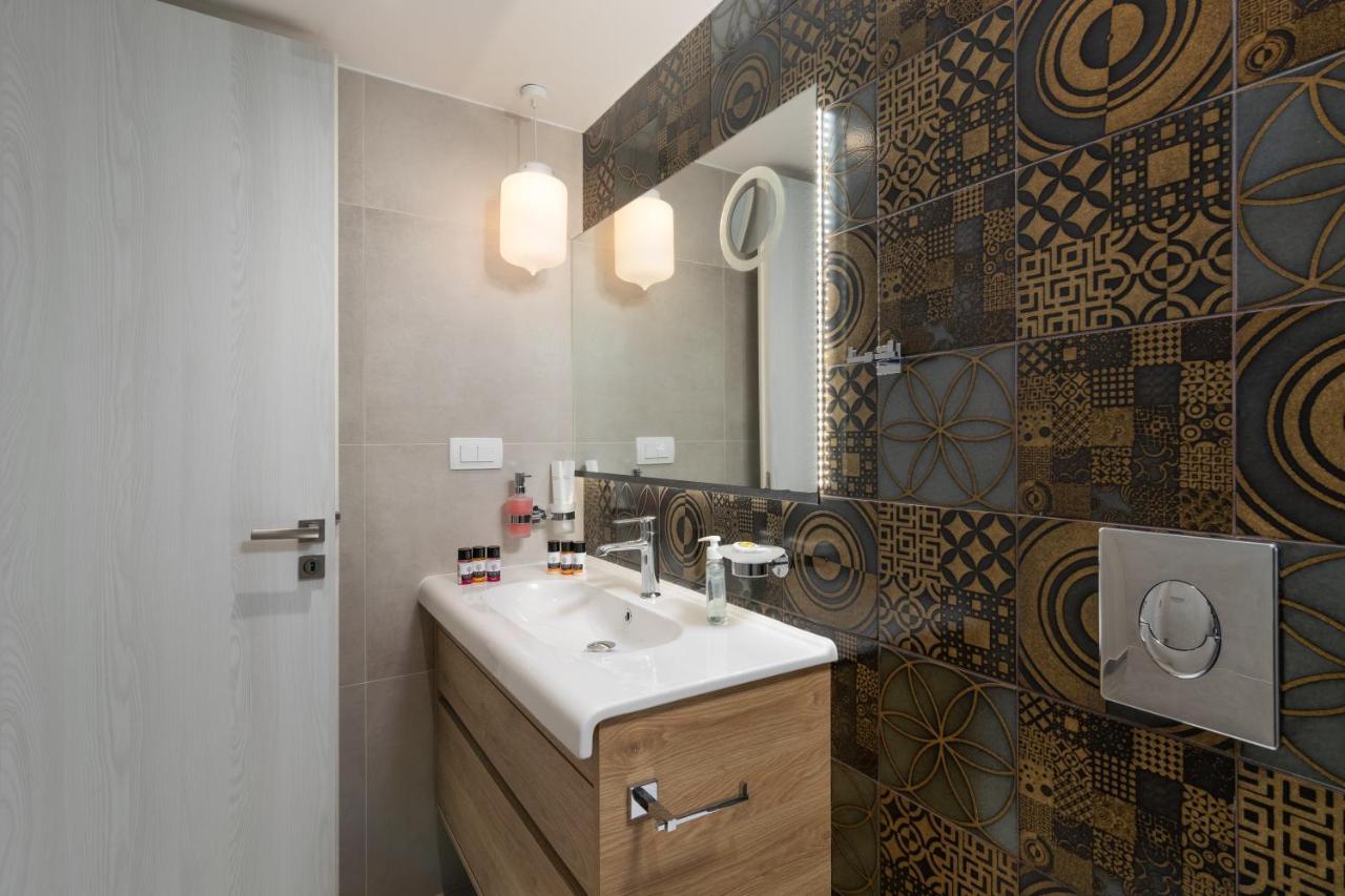 Orama Suites Milos Adamantas  Buitenkant foto